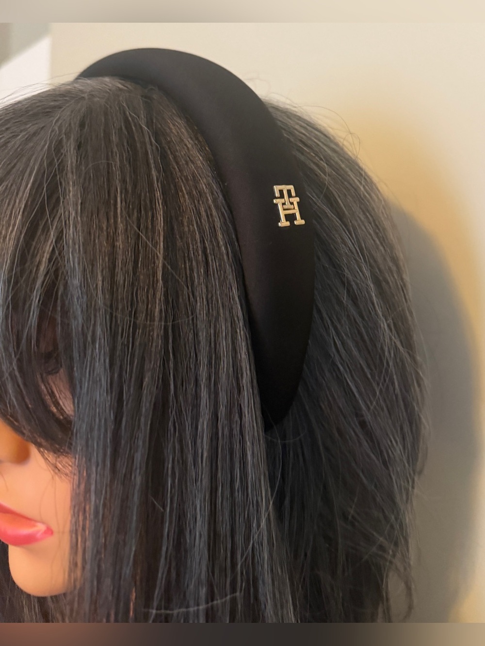 Tommy Hilfiger Black Padded Headband with Gold Logo - Picture 5 of 6